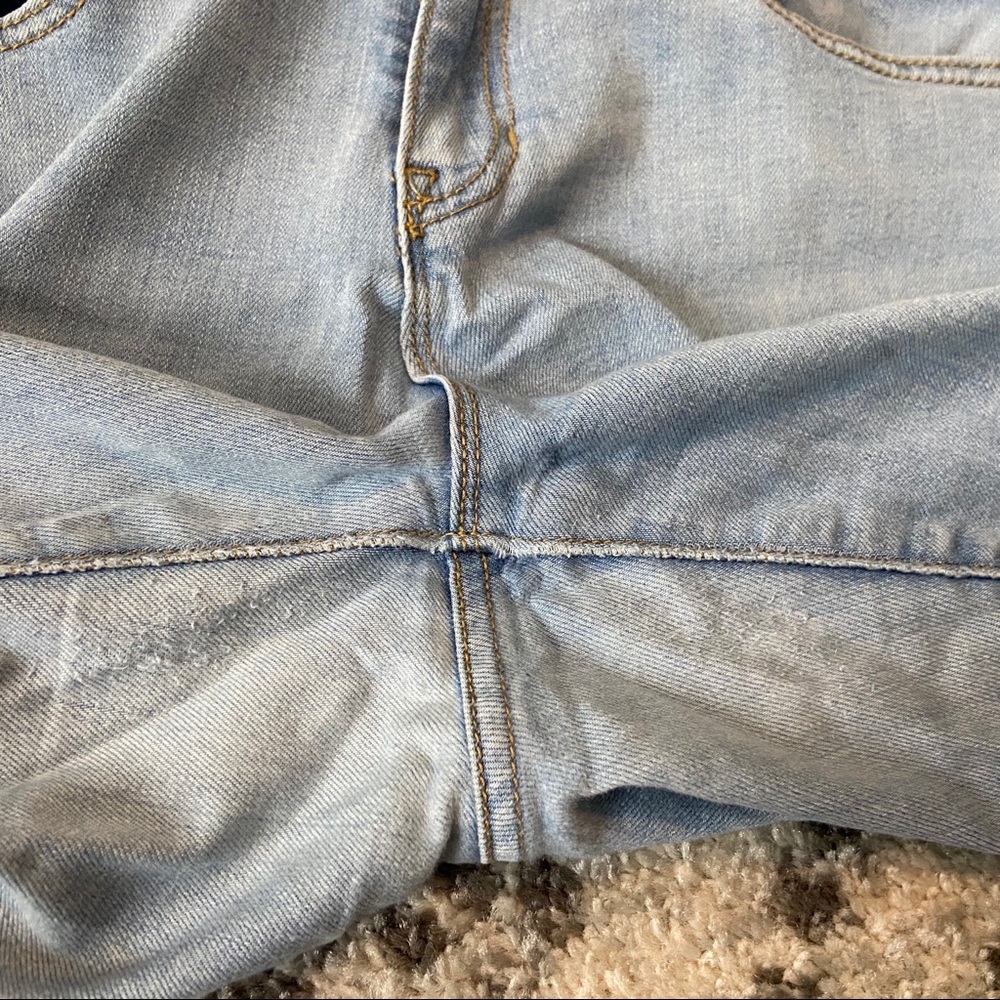 GAP Light Wash Denim - Picture 6 of 7